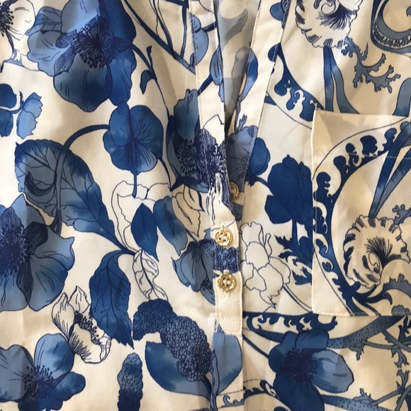 H&M 🌟SALE🌟Blouse - Picture 4 of 4